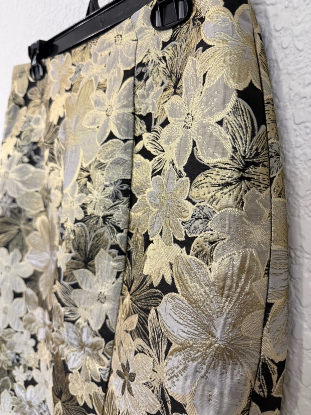 Lulu's Metallic Gold Floral Pencil Skirt | Evening Glam | Size Medium - Picture 6 of 13